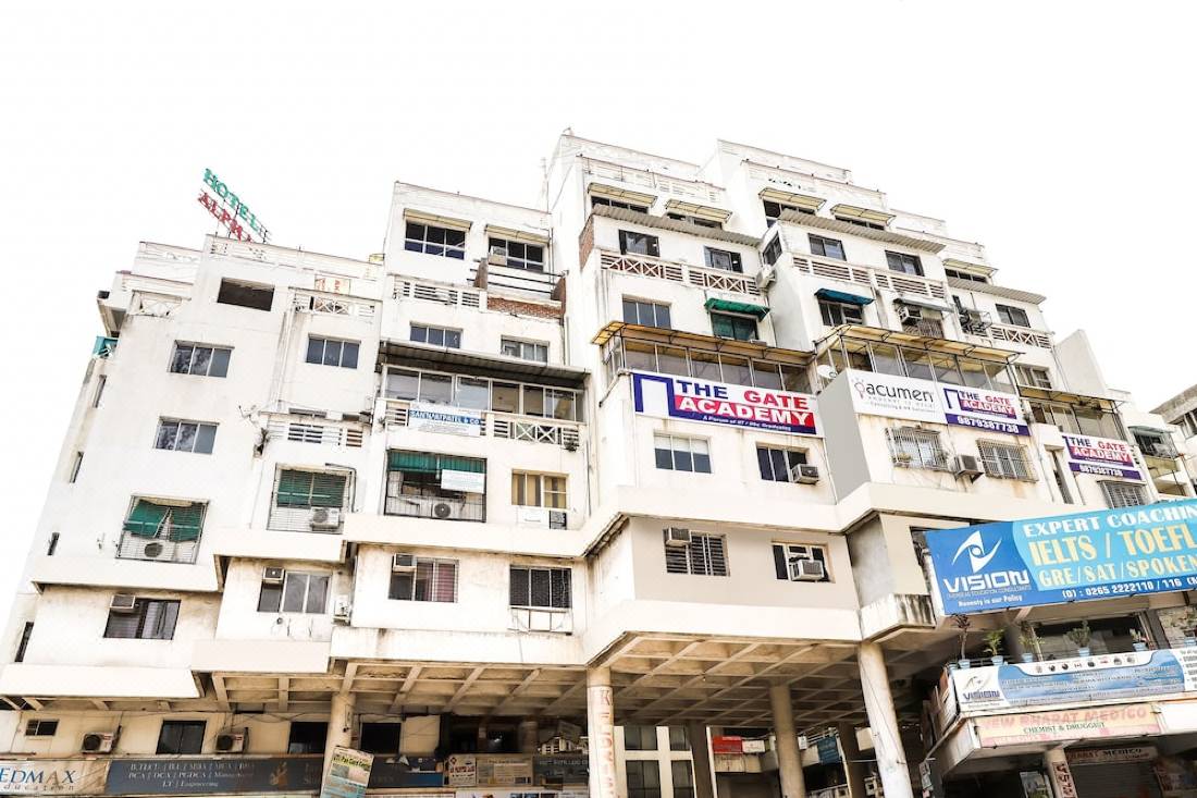 Oyo Hotel Alpha Vadodara Updated 22 Room Price Reviews Deals Trip Com