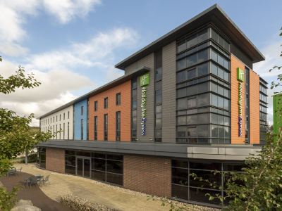 Holiday Inn Express Dunstable, an IHG Hotel