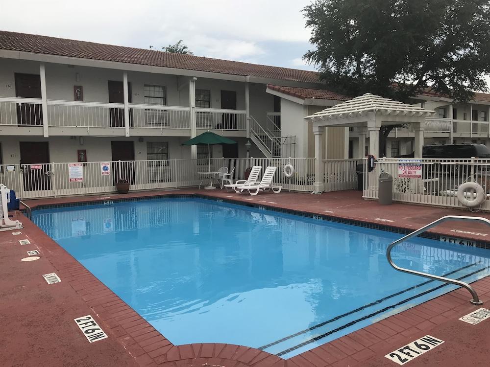 Red Roof Inn Plano