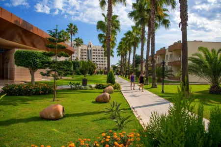 Kamelya Aishen Club & Aqua Ultra All Inclusive Kids Concept Отели рядом с достопримечательностью «Храм Аполлона»