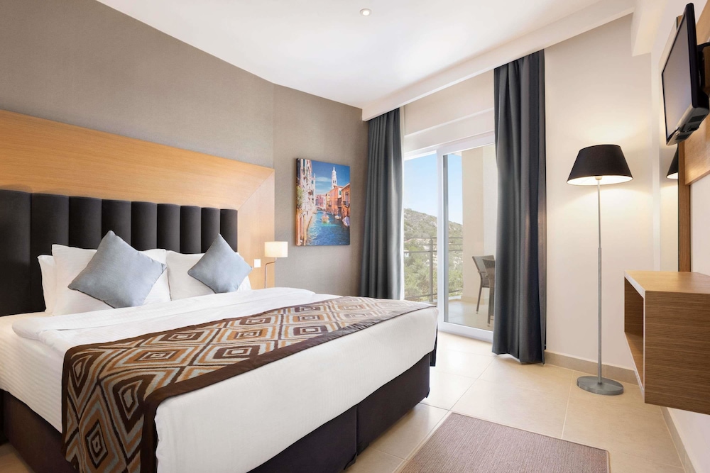 Ramada Hotel & Suites Kusadasi