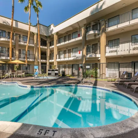 Comfort Inn & Suites Orange County John Wayne Airport