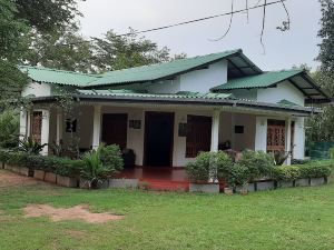 Priya Homestay Kandalama