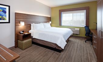 Holiday Inn Express & Suites Tulare