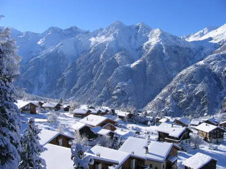 Gentiana (Utoring) Отели в г. Грэхен