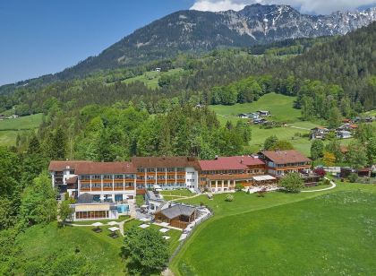 Alm- & Wellnesshotel Alpenhof s