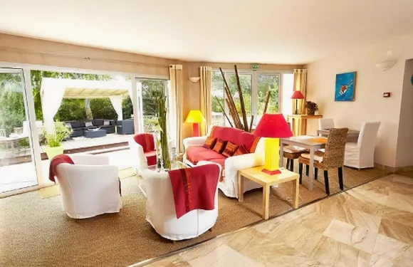 卡爾納克旅館 SPA 酒店