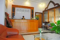 The Golden Lake Hotel - Parkplatz