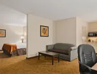 โรงแรมชัวร์สเตย์พลัส บายเบสท์เวสเทิร์น ศูนย์การแพทย์ลับบ็อก