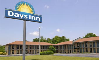 Days Inn by Wyndham Rockingham