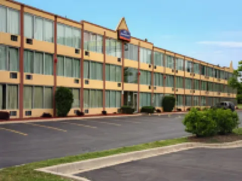 Baymont by Wyndham Addison Hotels in Addison