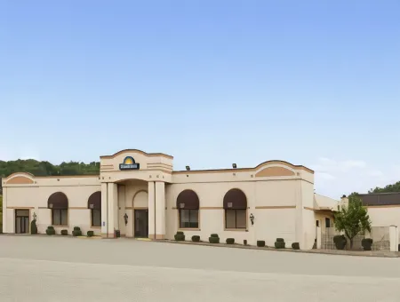 Ramada by Wyndham Butler/Tesla Biohealing Resort 