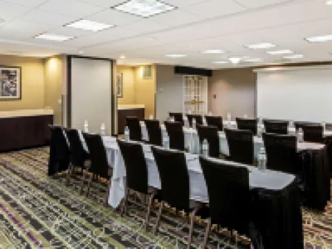 La Quinta Inn & Suites by Wyndham Macon Hotels in Macon