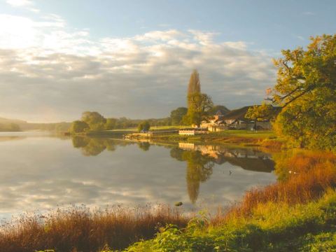 レイクサイド パーク ホテル & スパ