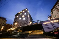 Hotel Box