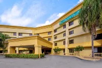 La Quinta Inn & Suites by Wyndham Miami Airport East - 2 tähden