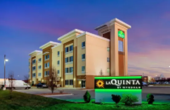 La Quinta Inn & Suites by Wyndham Springfield IL