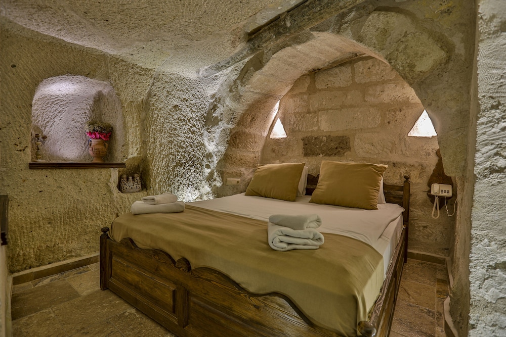 Hidden Cave Hotel