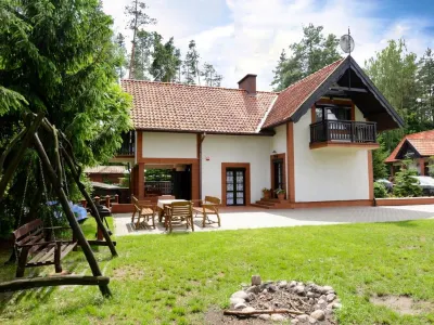 Dom Pod Sosnami Hotels near U Zdzicha. Przystań jachtowa, kempingi