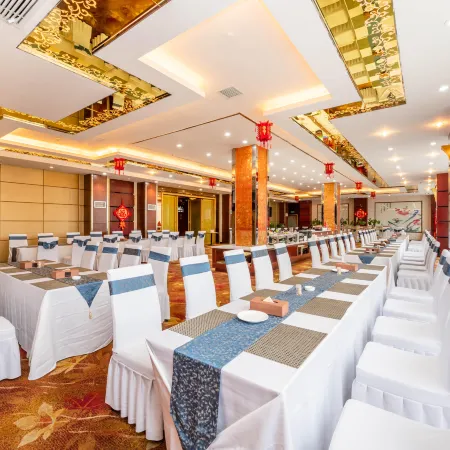 Xuanwei Xuanneng International Hotel (Railway Station)