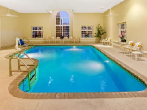 La Quinta Inn & Suites by Wyndham Milwaukee Delafield Hotels in Delafield