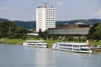 Arcotel Nike Linz Hotels near Hochstrahlbrunnen im Haidgattern Park