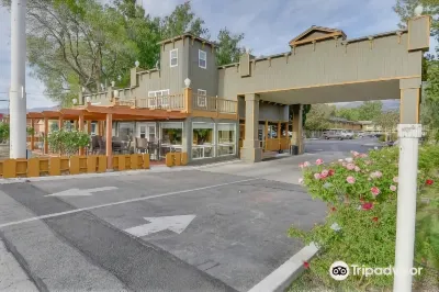 Vagabond Inn Bishop Hotels near Inyo Shell Y Mart