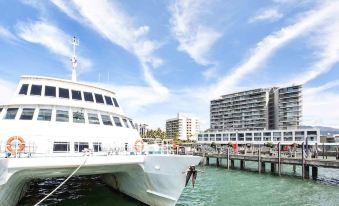 Privately Owned Hotel Room by Cairns Marina 222