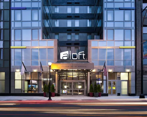 Aloft New York Brooklyn Hotels near Junior's Cheesecake