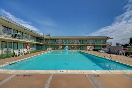 Regency Inn Tulsa Отели в г. Крик