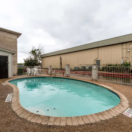 Motel 6 San Antonio, TX - Splashtown Отели рядом с достопримечательностью «AT&T Центр»