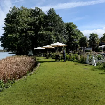 Cbh Frensham Pond Hotel