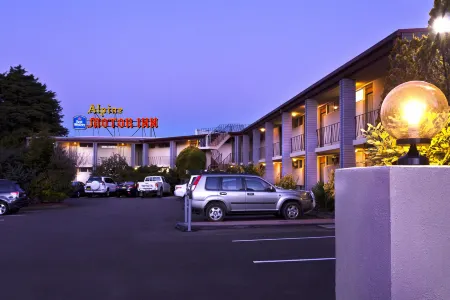 Alpine Motor Inn Отели в г. Катумба