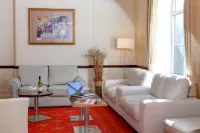 Diplomat Hotel and Spa - bar