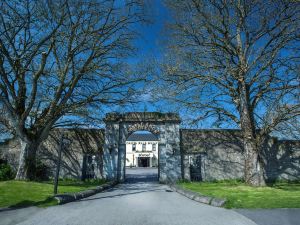 Castle Arch Hotel