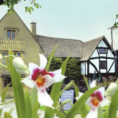 The Broadway Hotel Hotels near Broadway Tower