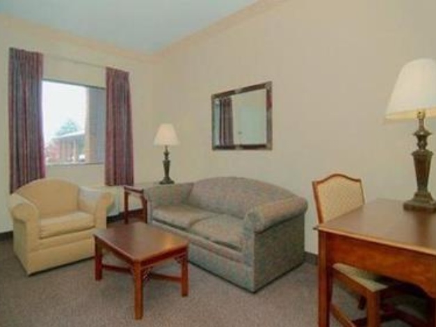 Quality Suites Convention Center - Hickory