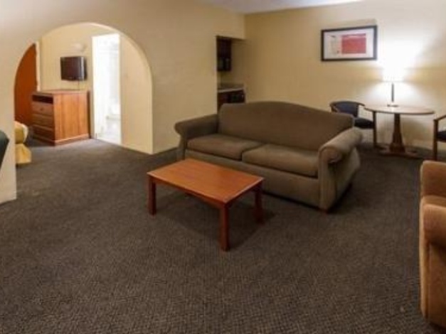 Quality Inn and Suites Goodyear