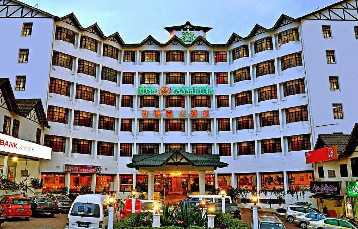 โรงแรมโรซา พาสซาเดนา