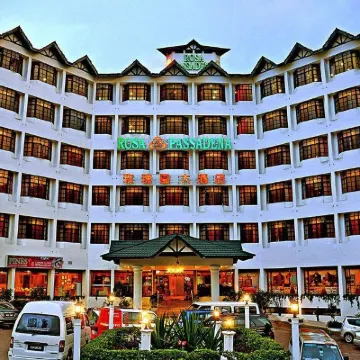 Hotel Rosa Passadena Hotel berhampiran Azam's Orange Farm Campsite