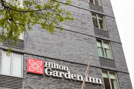 Hilton Garden Inn Long Island City Отели рядом с достопримечательностью «Музеум оф Мовинг Имедж»