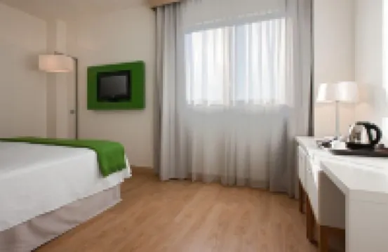 NH坎波卡塔赫納酒店 酒店