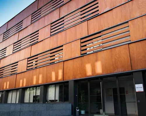 Alberg Pere Tarrés Hotels near بوبل سيك