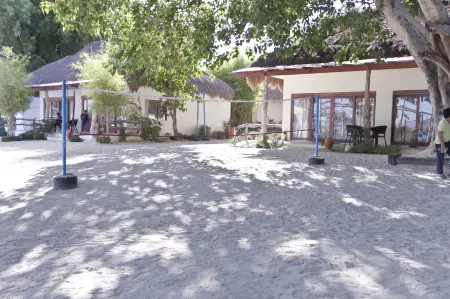 Bluewater Maribago Beach Resort Отели рядом с достопримечательностью «Мактан»