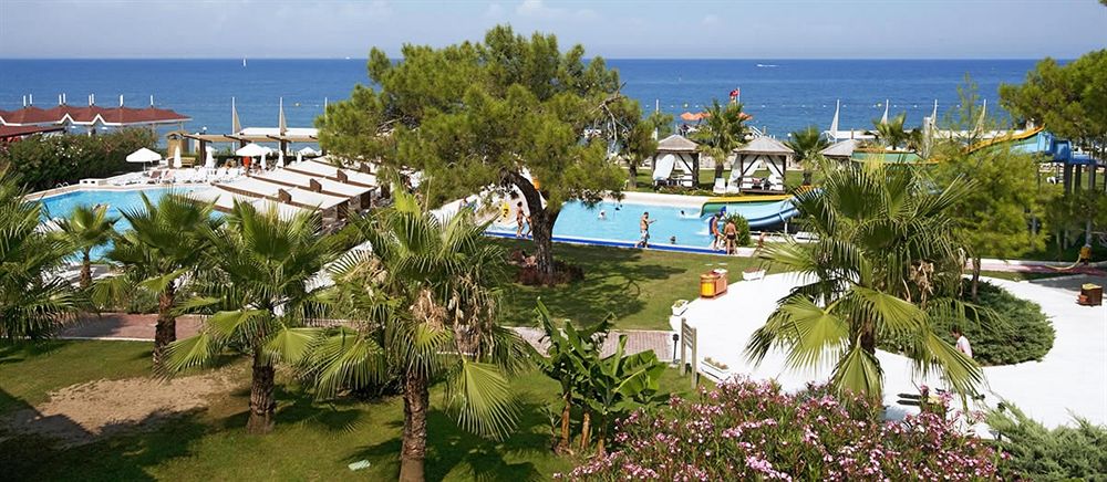 Crystal Flora Beach Resort – All Inclusive