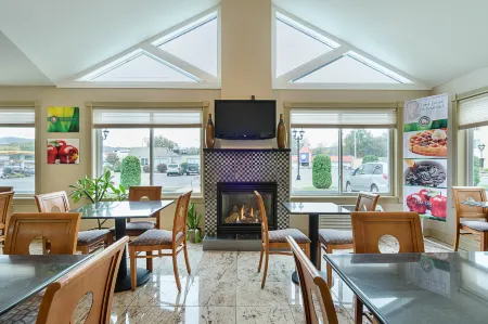 Quality Inn & Suites Northampton - Amherst Отели в г. Истхэмптон