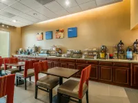 Comfort Inn & Suites Seattle North Hotels near Northgate