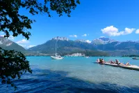 Résidence L'Aurore du Lac Hôtels à : Talloires-Montmin
