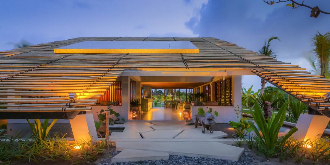 Hotel Komune and Beach Club Bali-Bali Updated 2022 Room Price-Reviews &  Deals | Trip.com