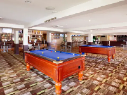 Nightcap at Edge Hill Tavern Hotels in Manoora